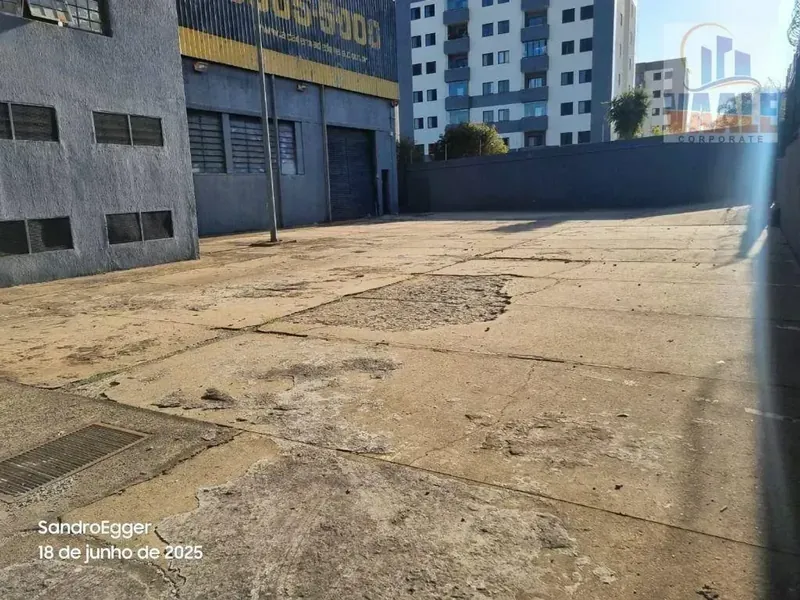 Pátio de manobra em concreto